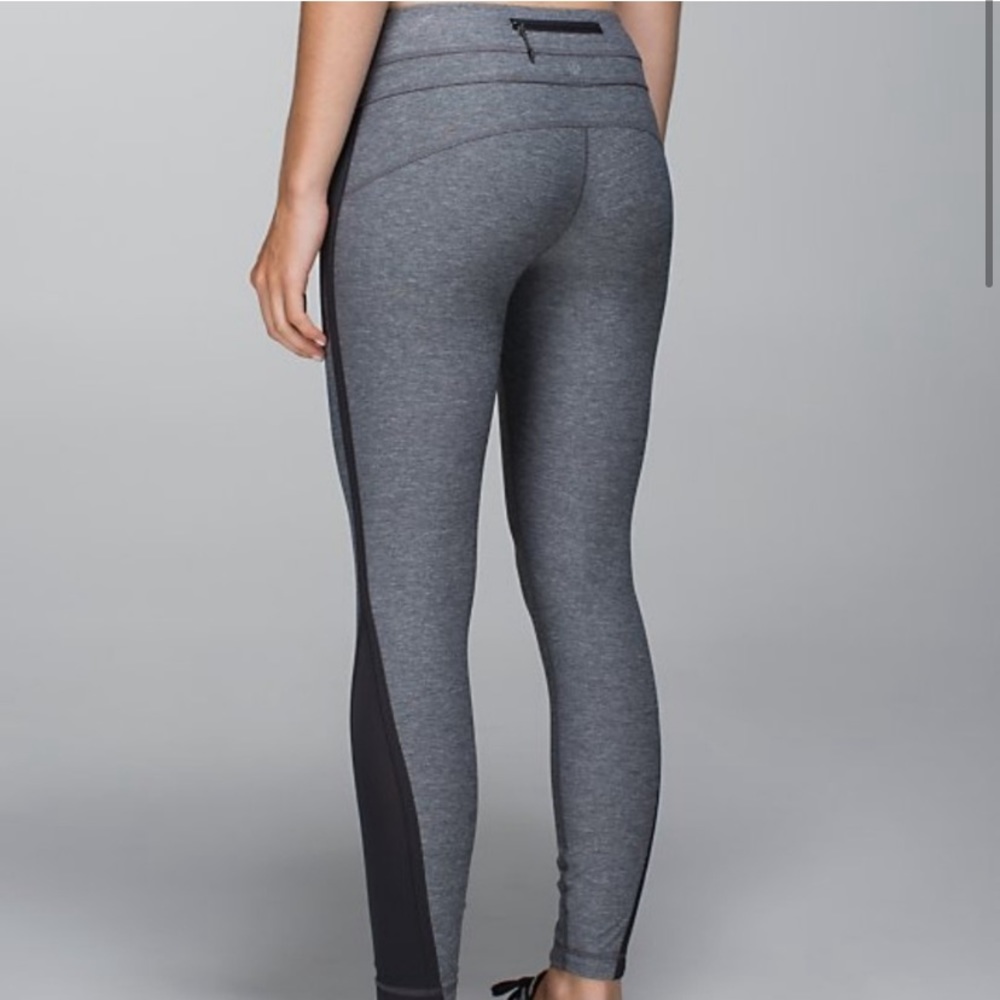 Lululemon Size 4 Leggings Run Pace Tight 7/8 - Grey/Black